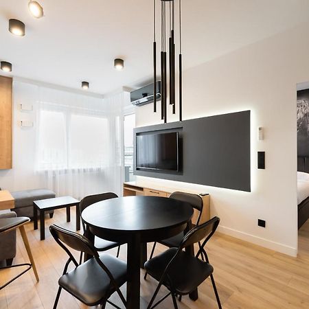 Zoliborz Obsidian Apartment وارسو المظهر الخارجي الصورة