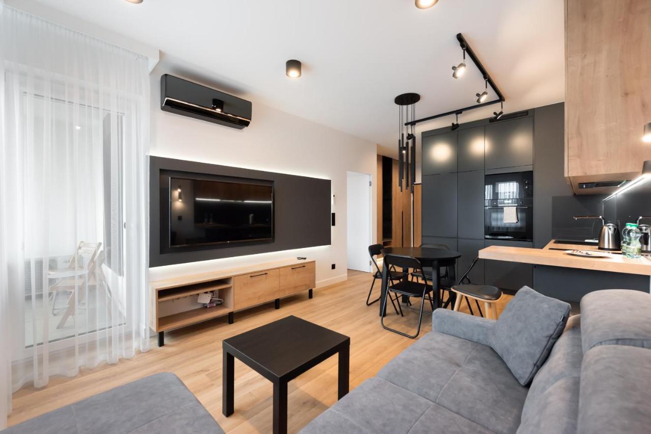 Zoliborz Obsidian Apartment وارسو المظهر الخارجي الصورة