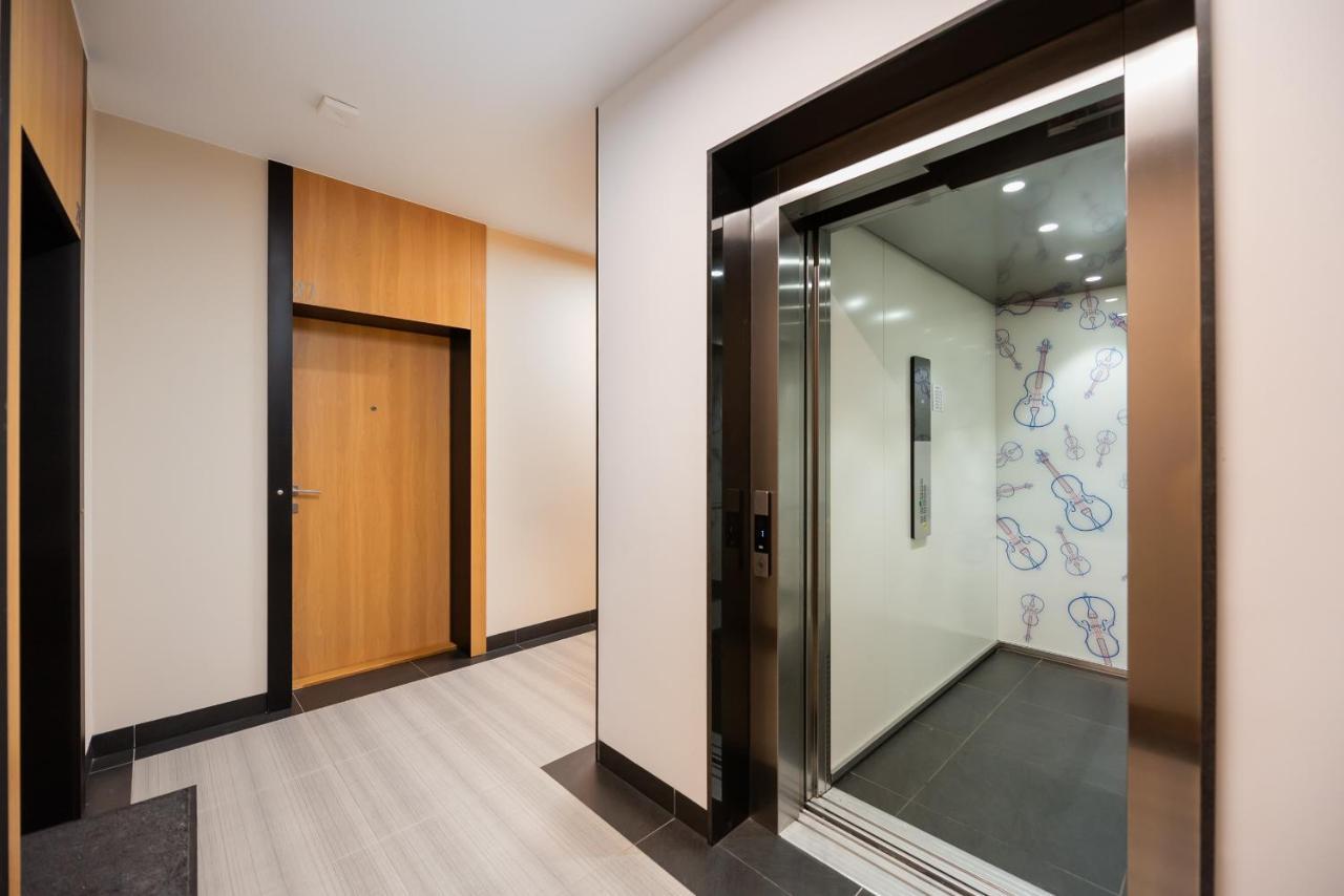 Zoliborz Obsidian Apartment وارسو المظهر الخارجي الصورة