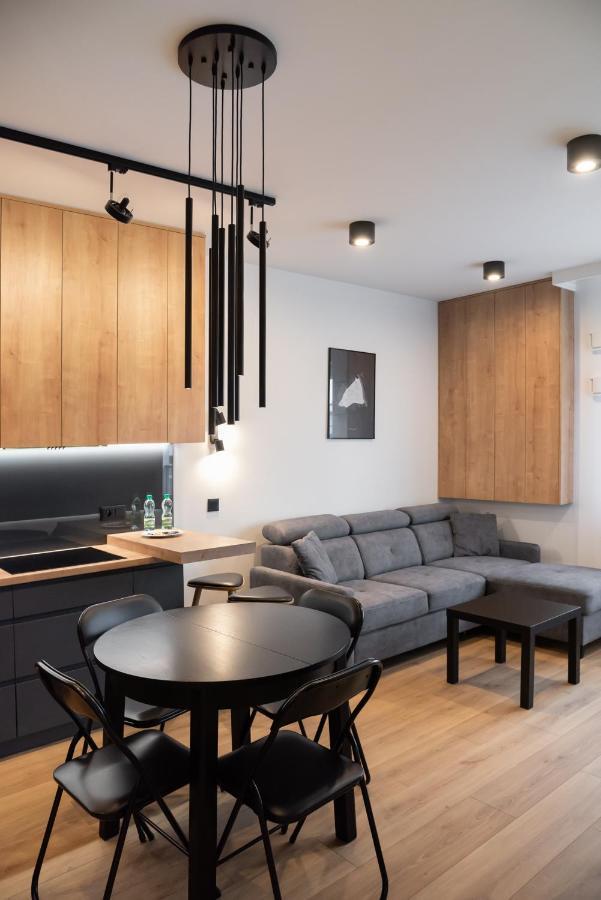Zoliborz Obsidian Apartment وارسو المظهر الخارجي الصورة