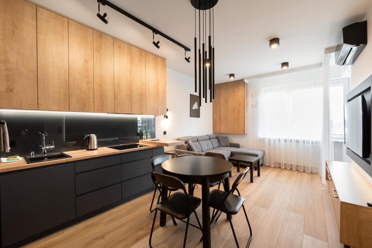 Zoliborz Obsidian Apartment وارسو المظهر الخارجي الصورة